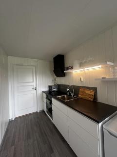 Modern Apartment with Sea View & Free Parking - 3