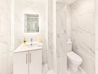 Premium Room in Streatham with Parking - 3