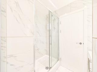 Premium Room in Streatham with Parking - 2