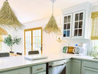 Luxe Holiday in Orleans! 5BR Hot Tub, Bikes, Game Room, Beaches - 4