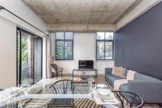 The Lineal 013 - Stylish 1BR in Sandton Central Pool, WiFi - 7
