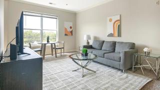 Landing Incredible 1BD Gym Courtyard - 6