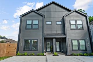 NEW! 3BR Townhouse Near IAH Airport & DWNTWN- Perfect For Groups - 9