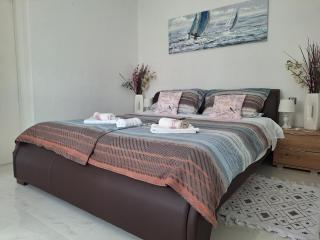Romantic Apartment Sonja, Beachfront - 1
