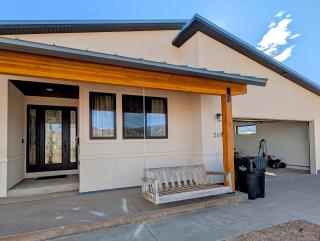 4BR Luxury Home Near Capitol Reef - Sleeps 10 - Kids Playground - 9