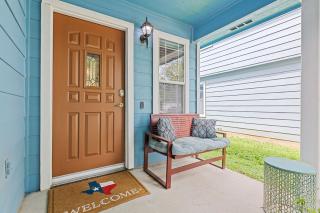 Cowboy Pool Fire Pit & Putt Putt Near DT For 10 - Austin - 6