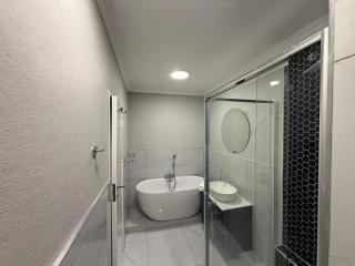 Westpoint luxury 007 apartment - 4