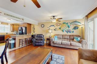 Central condo with five Pools three hot tubs beach access & free golf access - 6