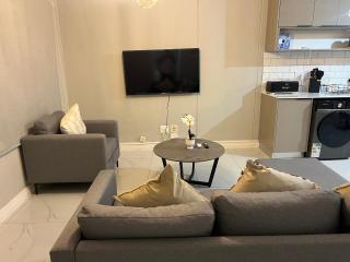 Sandton Luxury Apartments at Westpoint - 4