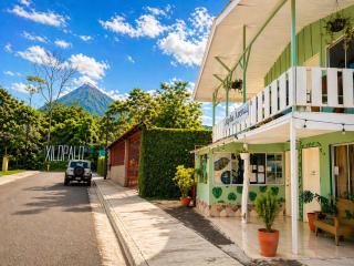 Alpha Arenal Hostel - 9