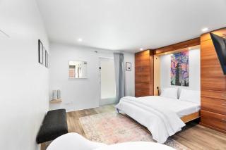 Central DTPH Studio Retreat with Pool - 8