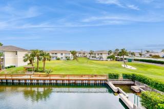 Waterfront condo in private beach resort best free amenities in Destin - 6