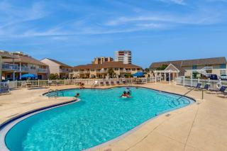 Dog-friendly condo with a pool hot tub & tennis courts - walk to the beach - 9