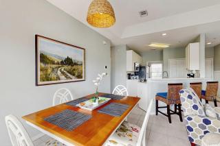 Dog-friendly condo with a pool hot tub & tennis courts - walk to the beach - 7