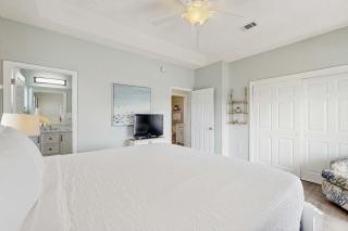 Dog-friendly condo with a pool hot tub & tennis courts - walk to the beach - 1