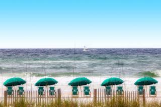 Relaxing gulf-view condo with pool fitness room & beach access - 9