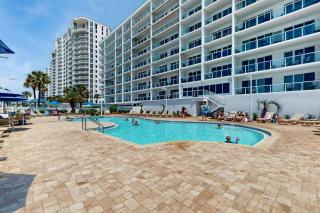 Relaxing gulf-view condo with pool fitness room & beach access - 8