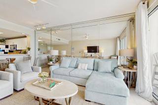Stunning waterfront home with convenient beach access pool & gym - 5