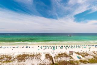 Gorgeous beach view home with balcony pool & fitness room - 9