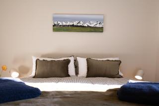 Lemon Tree Cottage - Modern Rural Cottage - 1
