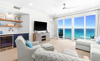 Scenic condo with balcony beach access pool & hot tub - 0