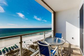Seaside escape with water view balcony pool pool spa & gym access - 9