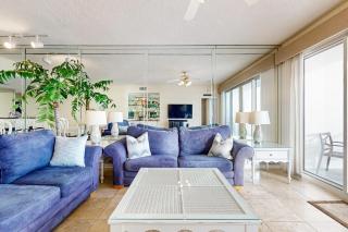 Stunning Gulf-Front Condo Pool & Beach - 4
