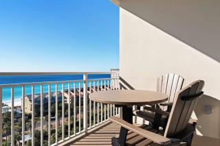 Beach condo with private balcony gulf views & fitness room - 0
