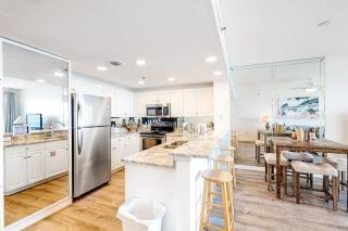 Captiva beachfront condo w ocean views and pool & fitness center access - 6