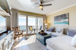 Ocean view condo with pool gym grill scenic balcony open layout W&D & AC - 0