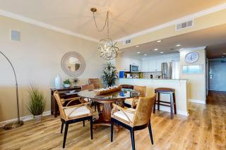 Ocean view condo with pool gym grill scenic balcony open layout W&D & AC - 1