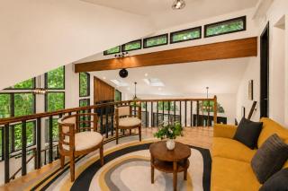 Spacious Waterfront Mansion wHot tubPoolTable - 1