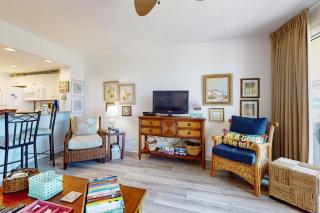 Marvelous Gulf-front condo with amazing views pool snack bar & fitness room - 4