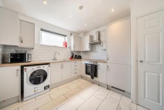 St John's Flats, Newsome - 7