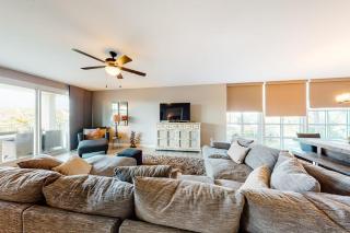 Beachy second floor condo with pool views central AC and private gas grill - 4