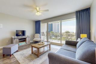Ocean-View Getaway with Two Shared Pools Gym & Beach Access - 0