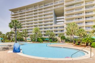 Ocean-View Getaway with Two Shared Pools Gym & Beach Access - 8