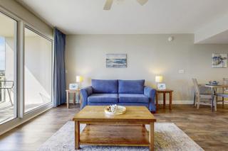 Ocean-View Getaway with Two Shared Pools Gym & Beach Access - 4