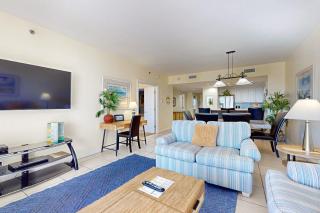 Charming & sleek condo w incredible water views and shared on-site amenities - 5