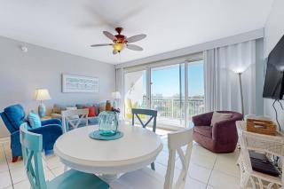 Elegant condo w sweeping gulf views shared pools snack bar & grill area - 5