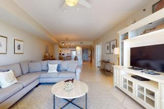 Magnificent waterfront condo w private balcony shared pool gym & snack bar - 4