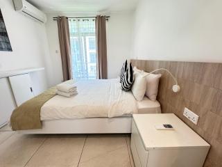 Luxury 1 BR apartment at the Embassy Gardens - 9