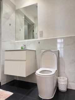 Luxury 1 BR apartment at the Embassy Gardens - 7