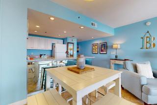 Gulf-view Sterling Shores condo with pool gym & beach access - 3