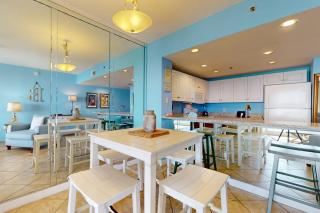 Gulf-view Sterling Shores condo with pool gym & beach access - 1