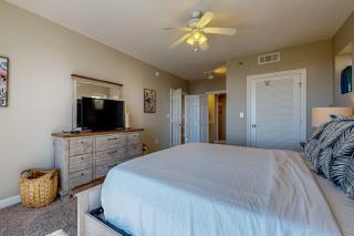 Ocean-view 5th-floor condo with heated outdoor pool gym balcony BBQ area - 2