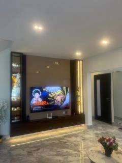 Luxury 2bed Maisonette with BQ Glover - 0