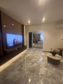 Luxury 2bed Maisonette with BQ Glover - 8