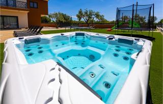 Gorgeous Home In Galizana - 3