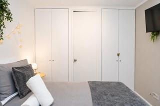 Comfortable Downtown Apartment for 2 - 4